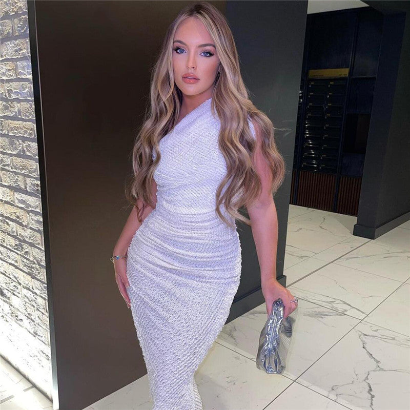 Damen-Maxikleid mit einem Träger und Raffungen